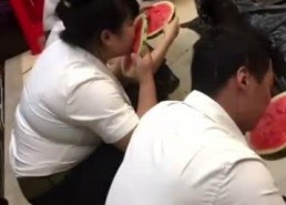 吃瓜群众奇葩娱乐,奇葩娱乐现象盘点