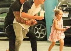 娱乐圈吃瓜好爸爸,揭秘明星爸爸们的育儿经与生活点滴